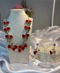 ✨ Romantisches Schmuckset – Halskette & Ohrringe mit roten Rosen ✨