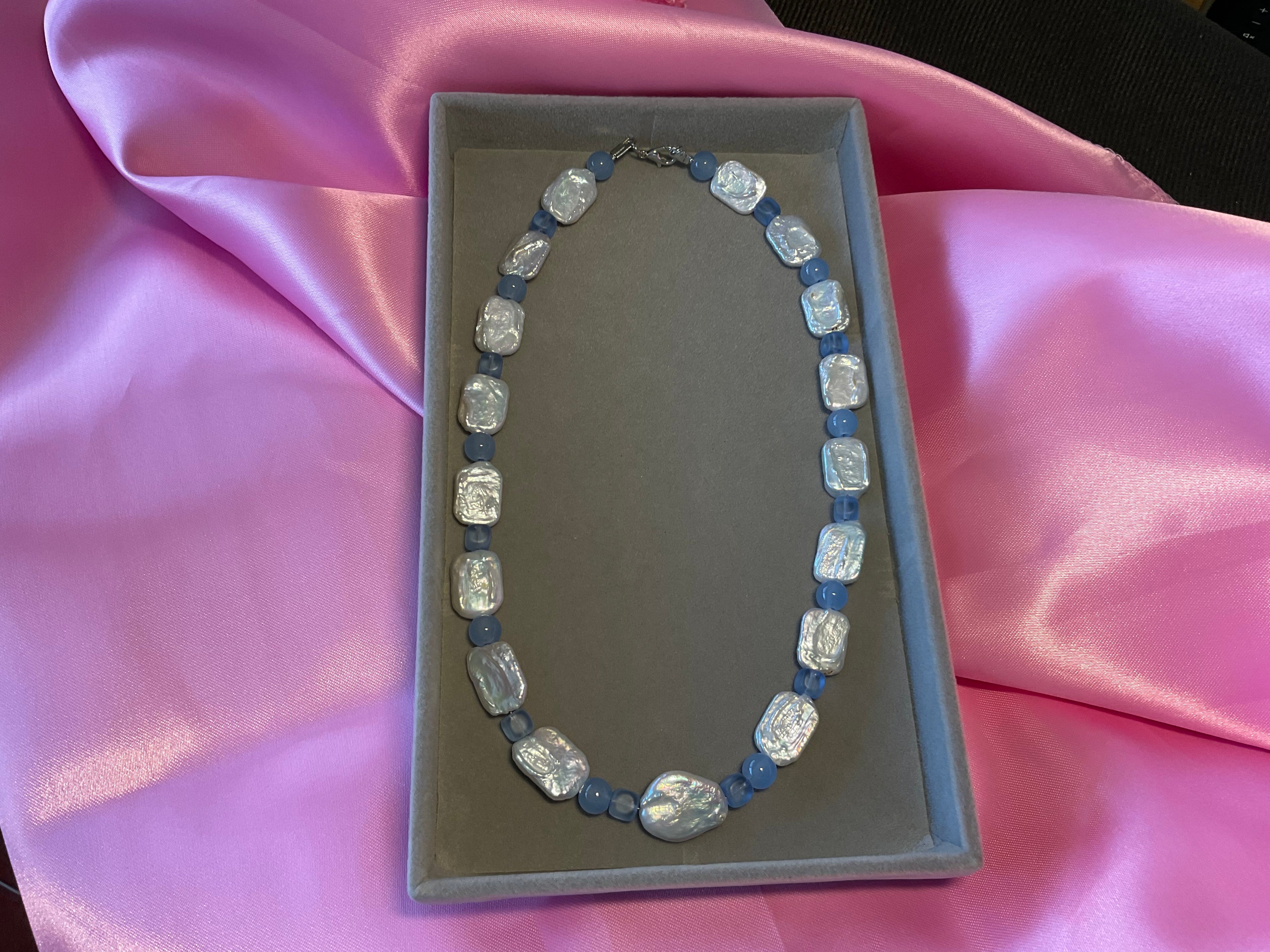 Barock-Perlenkette mit Himmelblauen Steinen